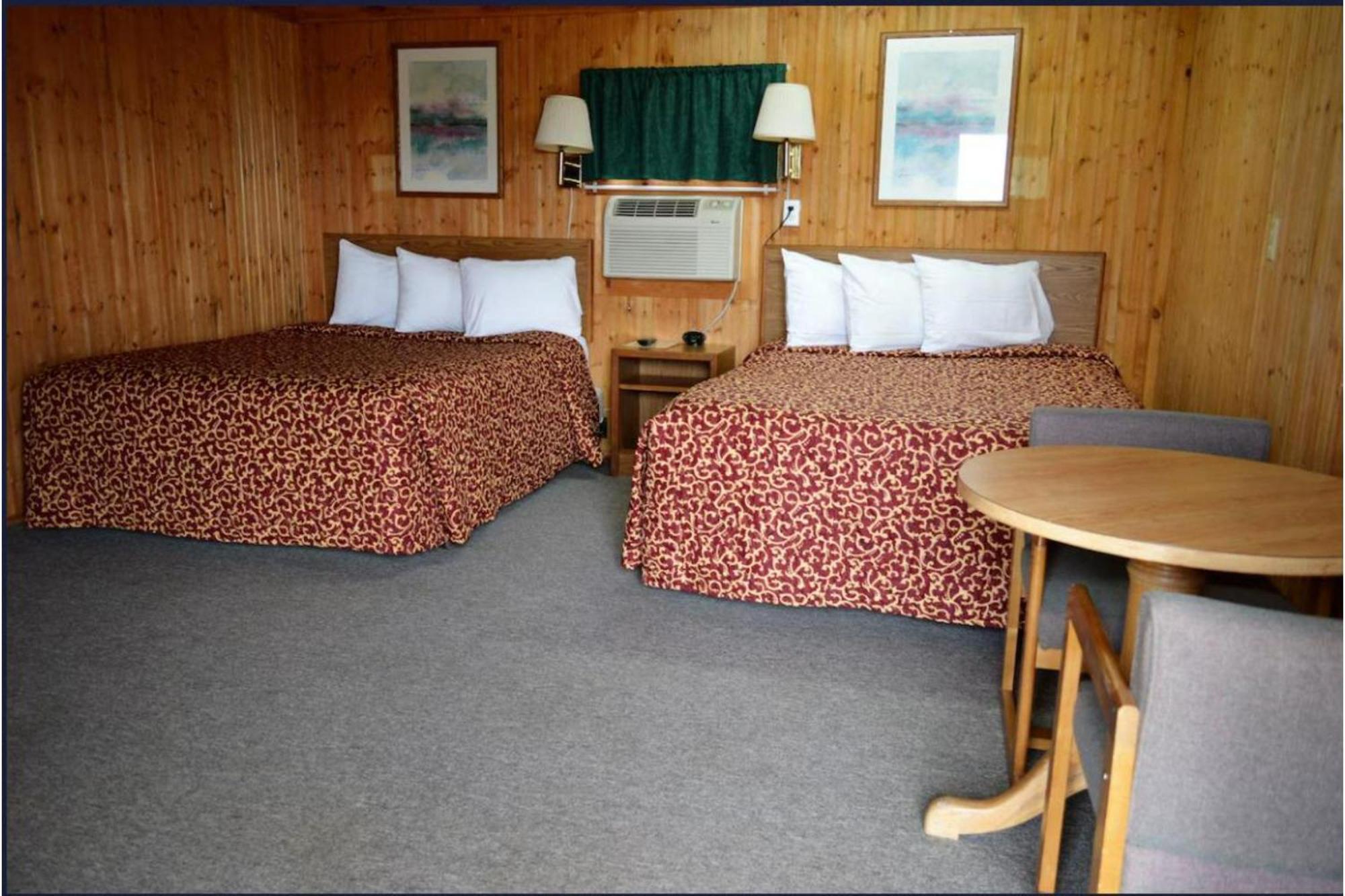Green Acre Motel By Oyo Near Rush County Airport La Crosse Экстерьер фото